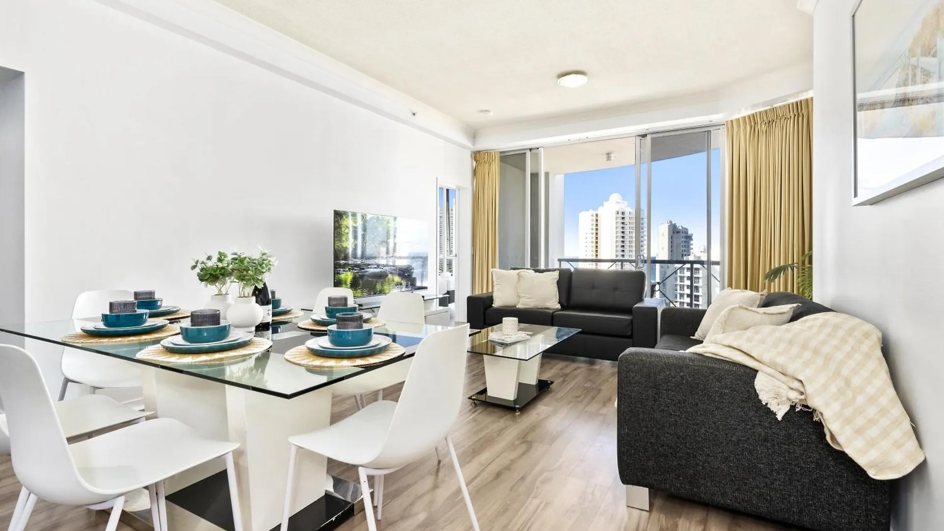 Chevron Renaissance - 3 Bedroom Apartments - Q Stay Gold Coast