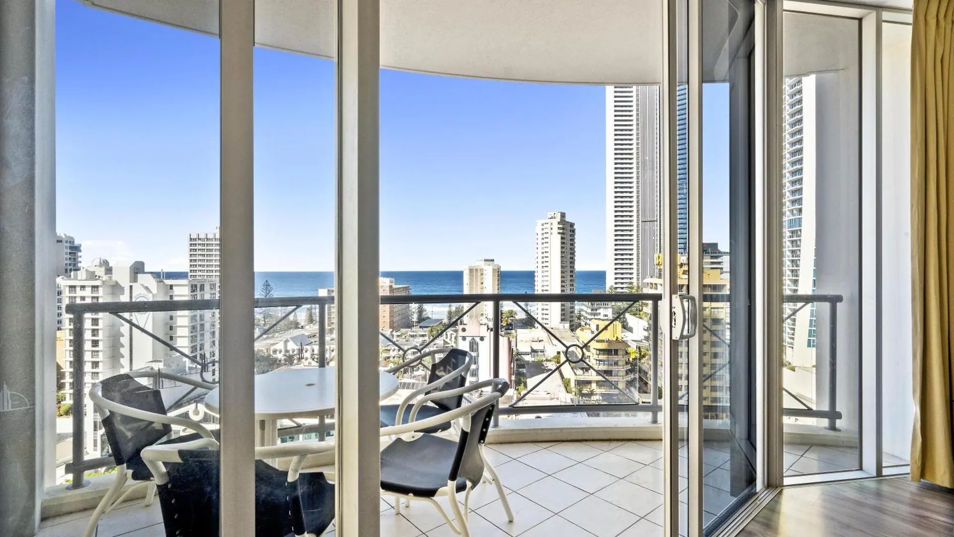 Chevron Renaissance - 3 Bedroom Apartments - Q Stay Gold Coast